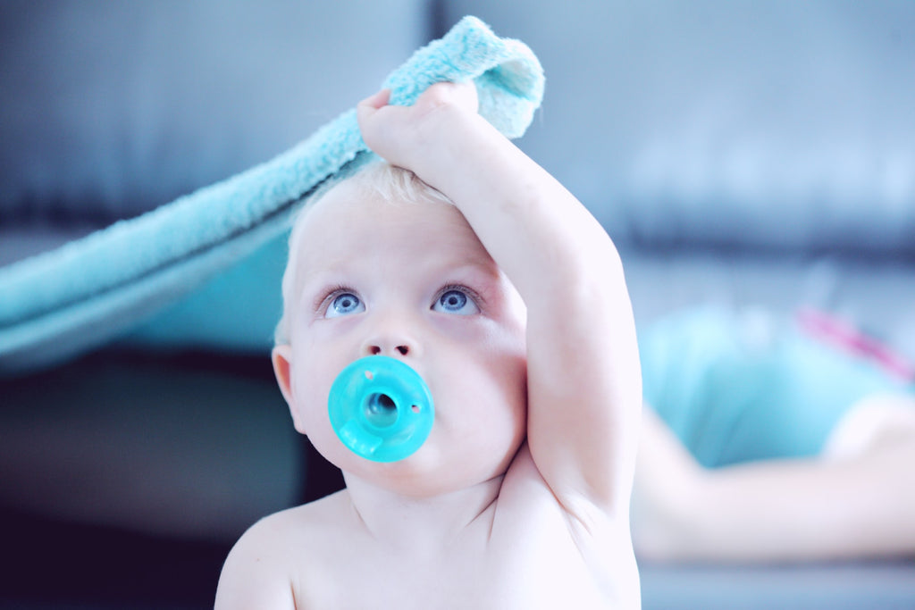 Pros and Cons of Pacifier Use in Breastfed Babies